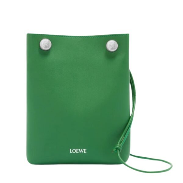 PEBBLE POUCH IN SMOOTH CALFSKIN