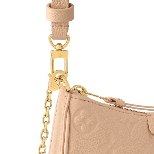 EASY POUCH ON STRAP