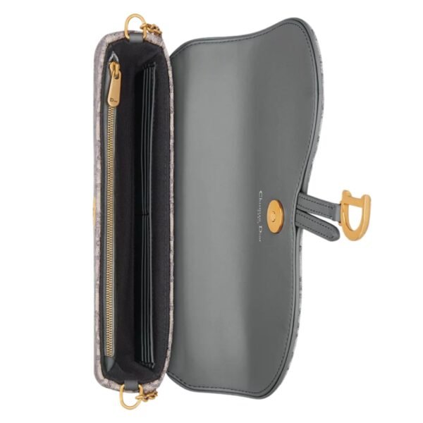 MEDIUM SADDLE POUCH WITH CHAIN