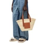 X PAULAS IBIZA BASKET BAG IN PALM LEAF WITH LEATHER HANDLES