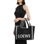 X PAULAS IBIZA FONT LOGO LARGE TOTE BAG IN RAFFIA