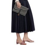 SADDLE POUCH