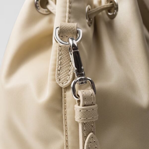 RE NYLON POUCH