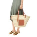 LARGE BASKET BAG IN PALM LEAF AND CALFSKIN
