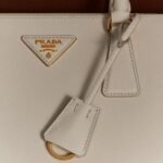 MEDIUM PRADA GALLERIA SAFFIANO LEATHER BAG
