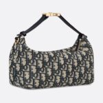 MEDIUM DIORTRAVEL NOMAD POUCH