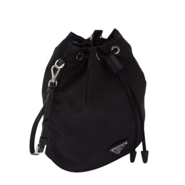 RE NYLON POUCH