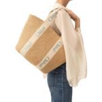 LARGE WOODY BASKET IN NATURAL FIBERS