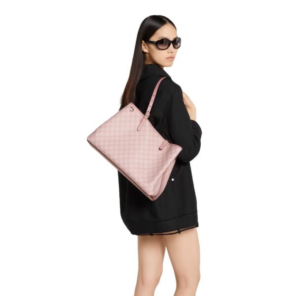 GG EMBLEM LARGE TOTE BAG