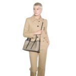 GG EMBLEM MEDIUM TOTE BAG