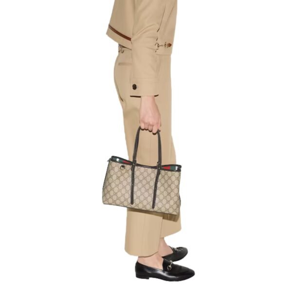 GG EMBLEM MEDIUM TOTE BAG