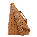 MCM AREN SLING IN VISETOS