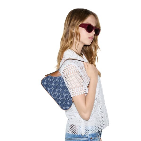 GG EMBLEM SMALL SHOULDER BAG