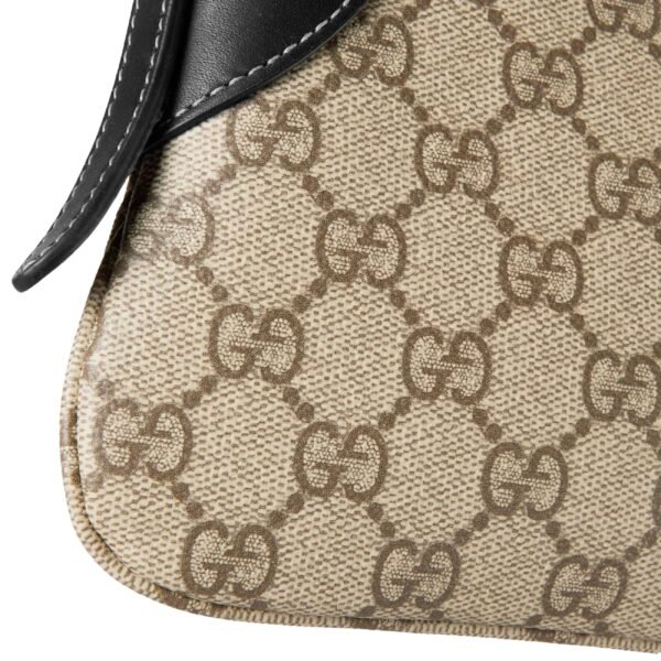 GG EMBLEM SMALL SHOULDER BAG