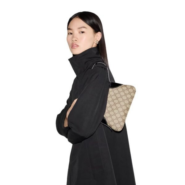 GG EMBLEM SMALL SHOULDER BAG