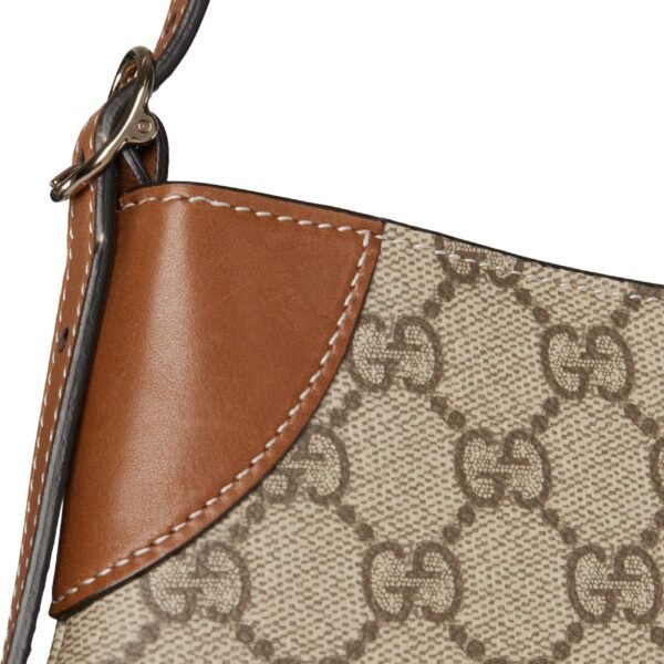 GG EMBLEM SMALL SHOULDER BAG