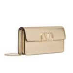 VALENTINO VLOGO SIGNATURE METALLIC GRAINY CALFSKIN WALLET WITH CHAIN