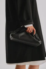 Luxury The Row Charlotte Clutch Black